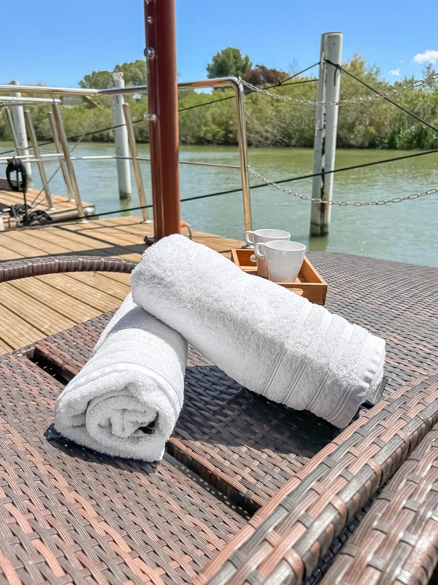 מלון בובר Sejour Unique Sur Un Bateau "Marius" מראה חיצוני תמונה